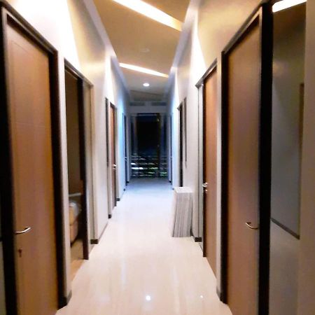 Phoenix Guest House スラバヤ エクステリア 写真